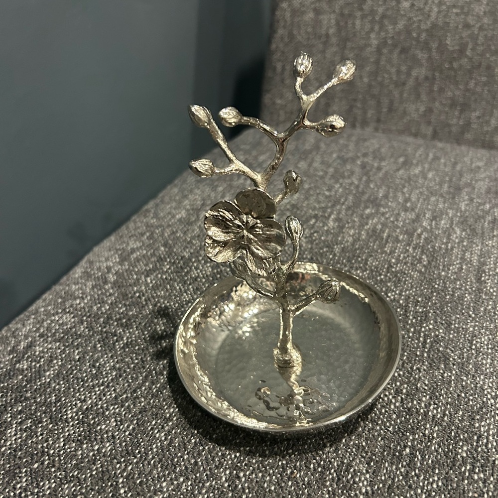 Michael Adam Silver Floral Jewelry Holder